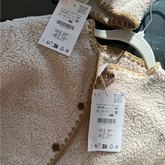 Zara shearling jumper and bonnet - Picture 3 of 4